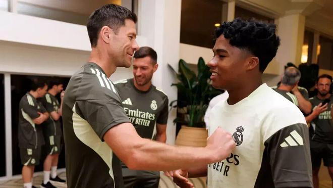 酝酿冬窗交易:失意中场单换恩德里克j9九游会真人第一品牌曝曼联与皇马(图5) 酝酿冬窗交易:失意中场单换恩德里克j9九游会真人第一品牌曝曼联与皇马(图5)