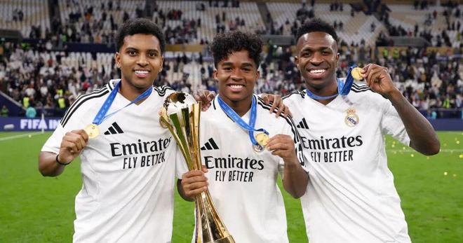 酝酿冬窗交易:失意中场单换恩德里克j9九游会真人第一品牌曝曼联与皇马(图3) 酝酿冬窗交易:失意中场单换恩德里克j9九游会真人第一品牌曝曼联与皇马(图3)